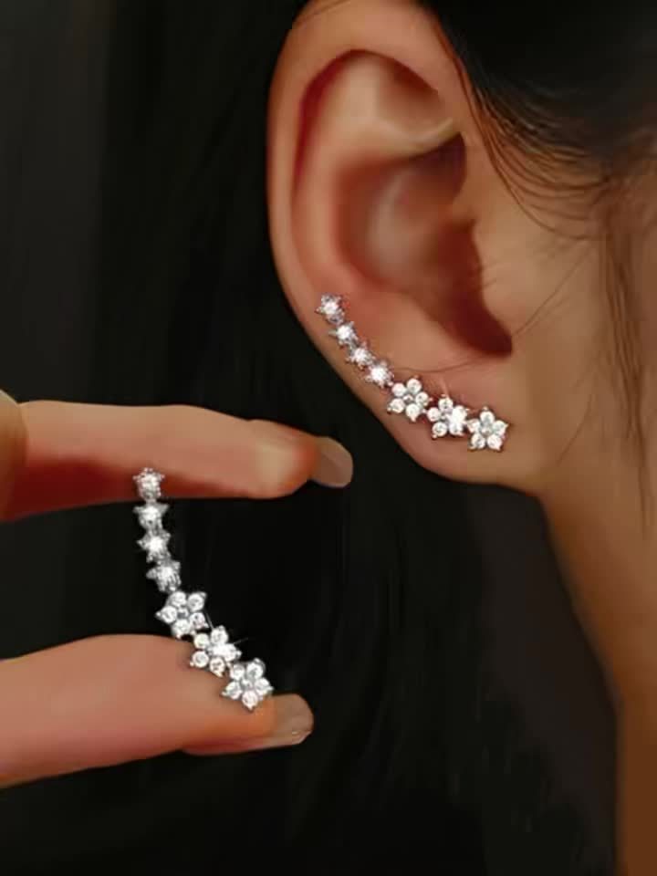 Des boucles d'oreilles fleuries intemporelles