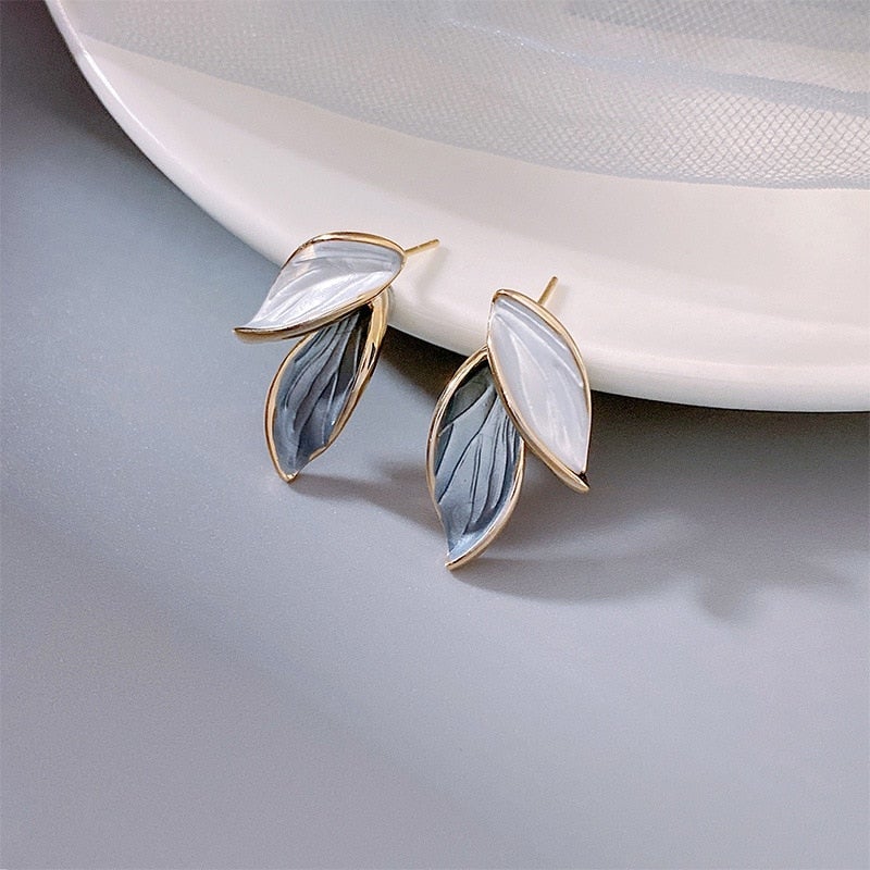 Boucles d’Oreilles Raffinées Ailes Porte-Bonheur Émaillées à la Main