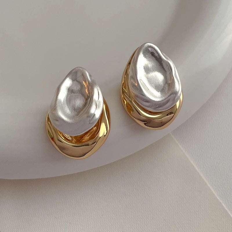 Boucles d'oreilles en or 18K avec perles baroques incrustées