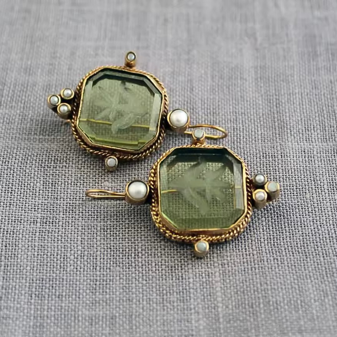 Maeble™ | Boucles d’oreilles vintage avec pierre verte et perle