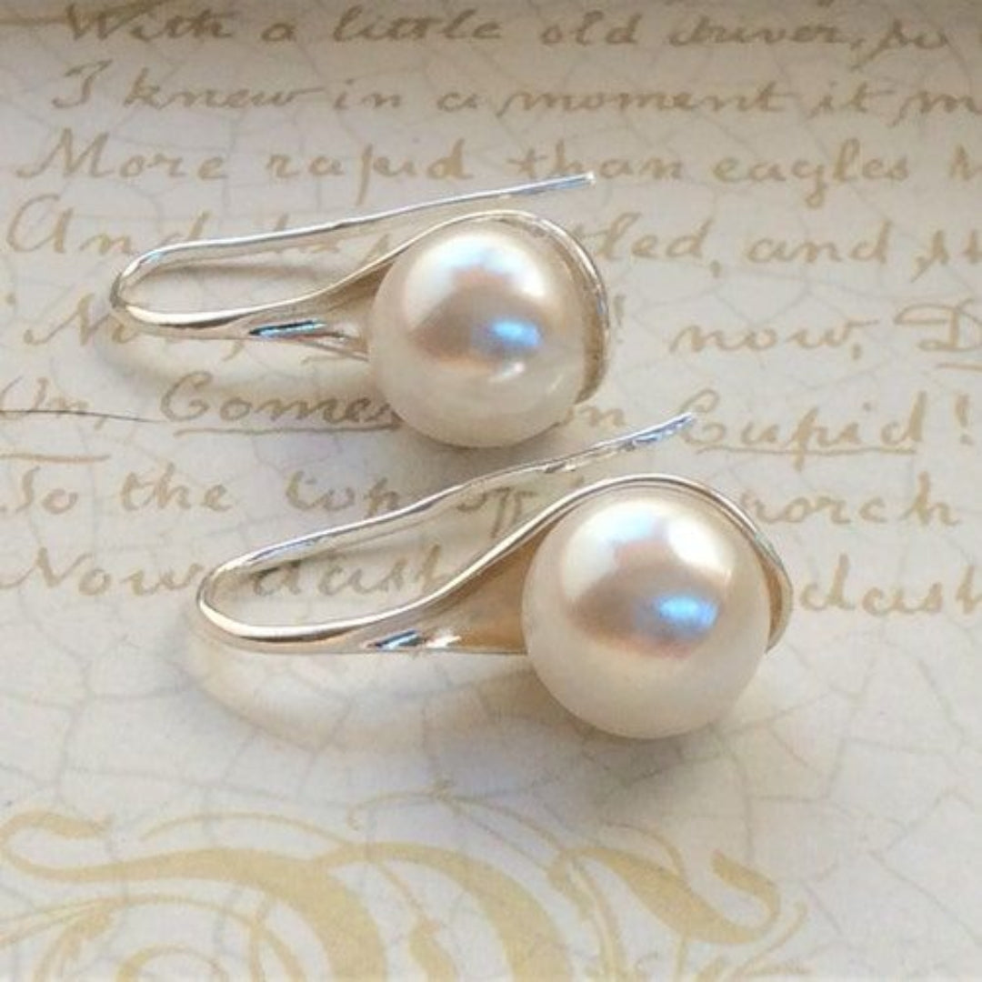 Boucles d’Oreilles Vintage Pendantes Ornées de Perles