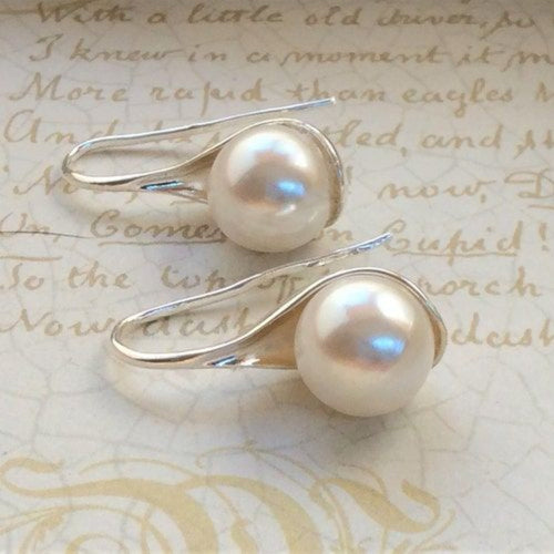 Boucles d’Oreilles Vintage Pendantes Ornées de Perles
