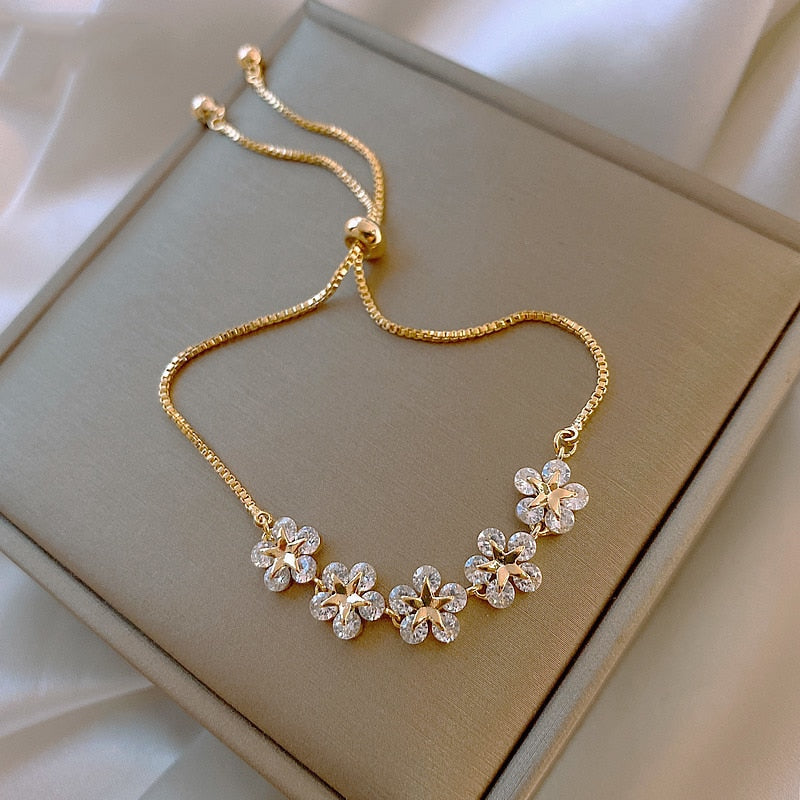Bracelet en Or au Motif Fleuri avec Cristal