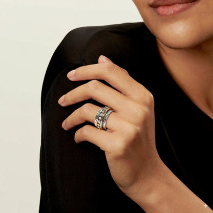 Bague vintage en or et argent ornée de zirconium