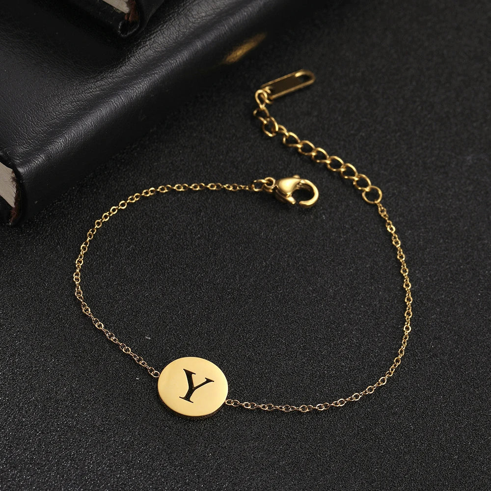 Amara™ | Bracelet initiales en acier inoxydable