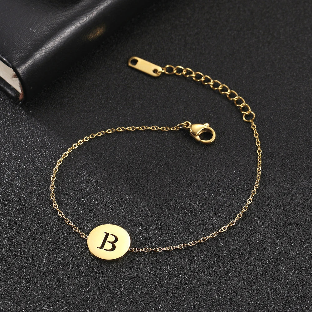 Amara™ | Bracelet initiales en acier inoxydable