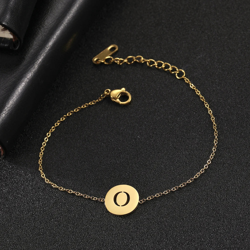 Amara™ | Bracelet initiales en acier inoxydable