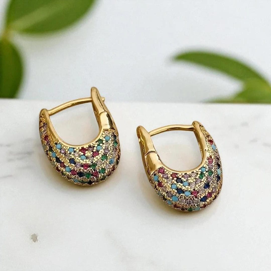 Élégantes boucles d'oreilles en cristal coloré