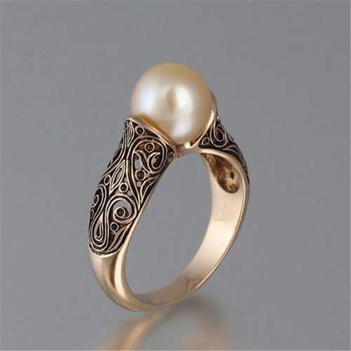 Bague Vintage Ornée d’une Perle Dorée