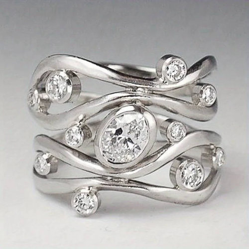 Bague Vintage en Argent au Design Irrégulier avec Zircons
