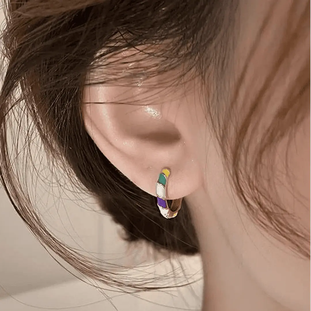 Élégantes Boucles d'Oreilles en Émail Doré